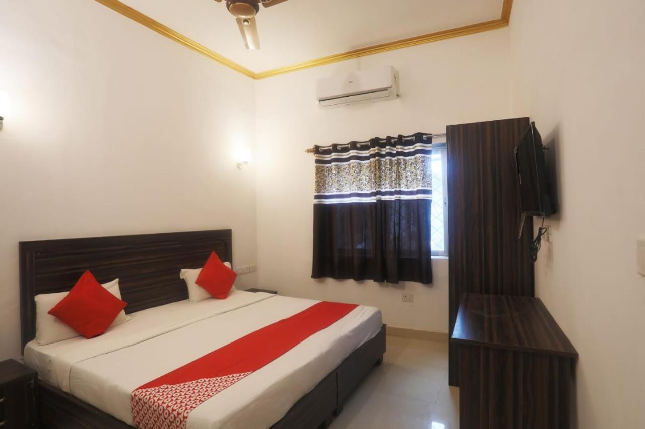 Central Hotel Khajurāho Buitenkant foto